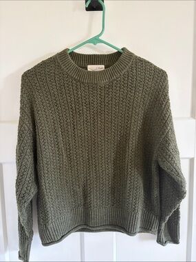 Universal Thread Olive Knit Crewneck Sweater